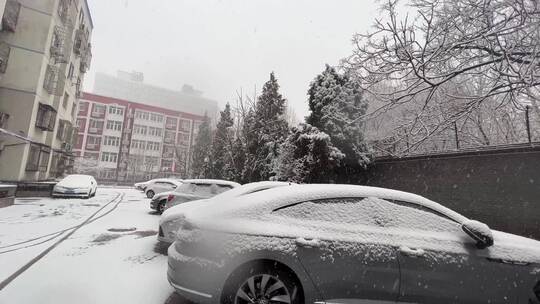 下雪住宅楼雪景