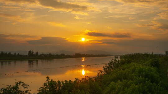 清晨太阳日出长江河流农村视频素材模板下载