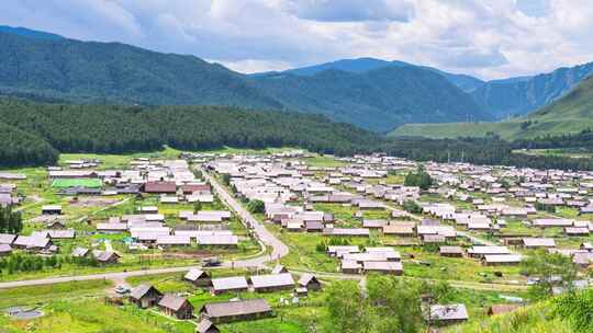 新疆北疆阿勒泰禾木村夏天风景延时