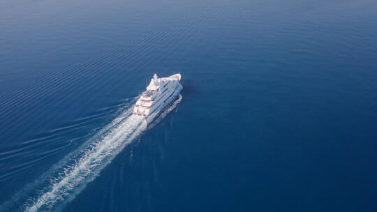 亿万富翁 蓝色的 私人游轮 旅行视频素材模板下载