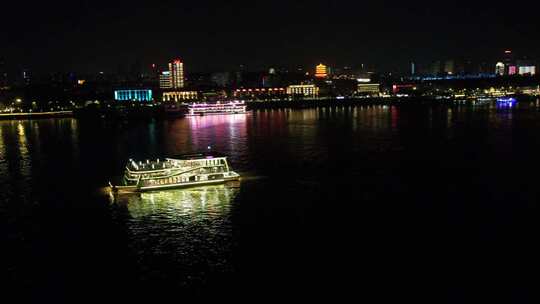 长江荣耀号灯光秀夜景航拍空镜头