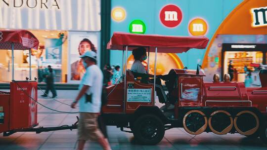 南京路步行街小火车