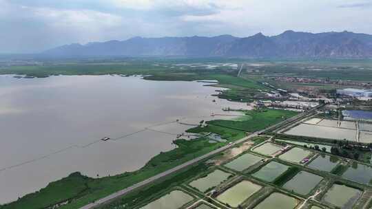 内蒙古阴山下的哈素海