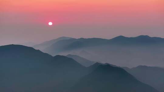 高山上的日出/水墨风