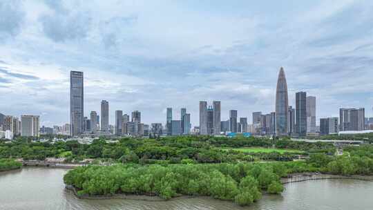 深圳前海人才公园夏天清晨天际线风光