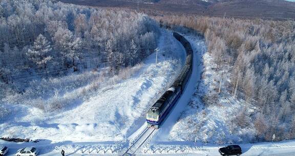 航拍大兴安岭雪原列车