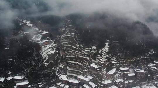 航拍西江千户苗寨雪景