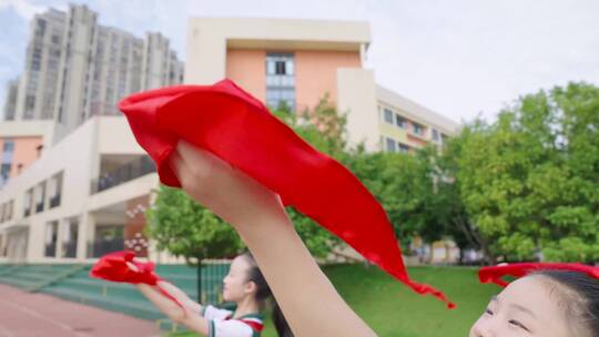 学生画画 红领巾 下围棋 奔跑 国旗 爱国