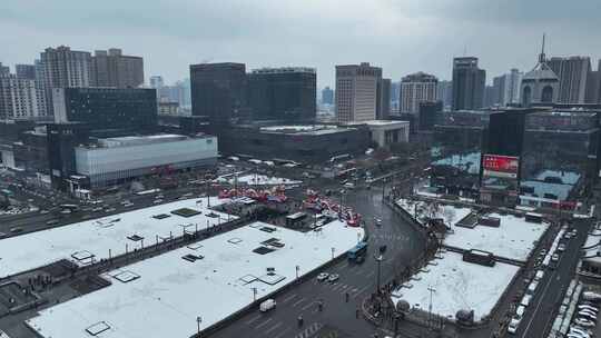 航拍陕西省西安市城市街道雪景