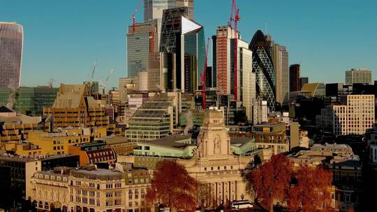 城市航拍伦敦摩天大楼泰晤士河日出