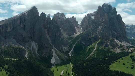 航拍森林高山山脉树林草地蓝天白云