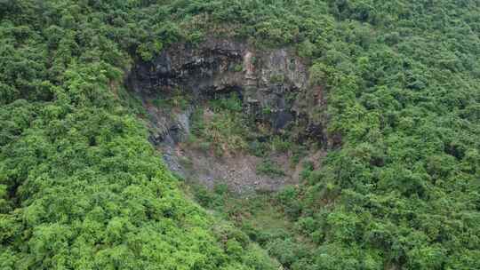 广东东莞：航拍山坑