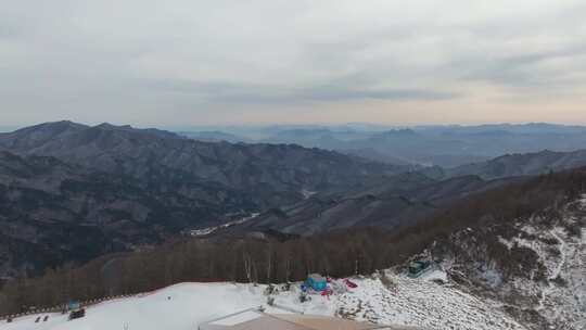 高山滑雪场滑雪爱好者