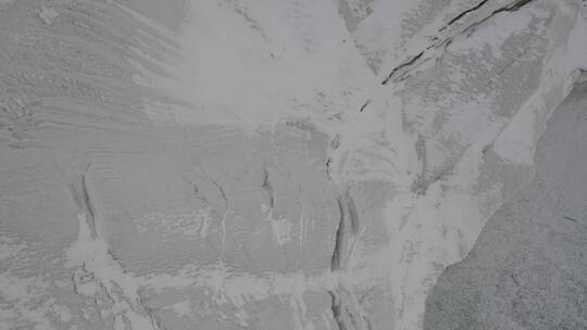20211021秋天新疆南疆塔合曼 慕士塔格冰川 公路雪山 汽车航拍 4k 50p_0154视频素材模板下载