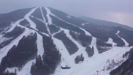 航拍吉林省通化市万峰滑雪场冬季风光