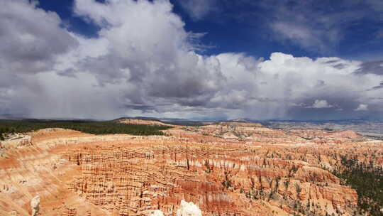美国犹他州布莱斯峡谷惊人的岩石结构视频素材模板下载
