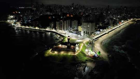 巴西巴伊亚州萨尔瓦多市中心旅游邮政卡夜景。