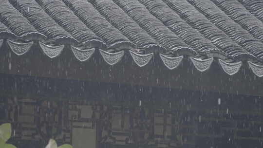 古建筑屋檐下雨 意境水滴 唯美屋檐雨滴视频素材模板下载