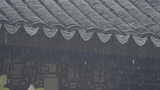 古建筑屋檐下雨 意境水滴 唯美屋檐雨滴高清在线视频素材下载