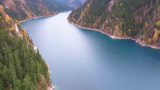 唯美航拍川西九寨沟长海高山湖水彩林秋景