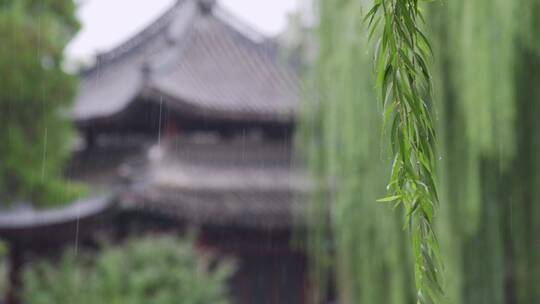 古建筑屋檐雨滴