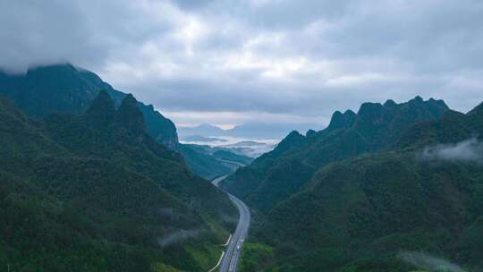 广西贵港平南北帝山清晨高速公路山景