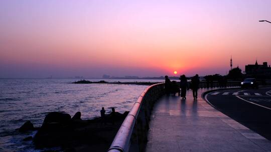 河北秦皇岛海边公路与日落夕阳唯美风景