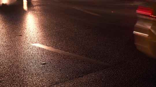 夜晚城市道路车流交通马路车来车往街景夜景