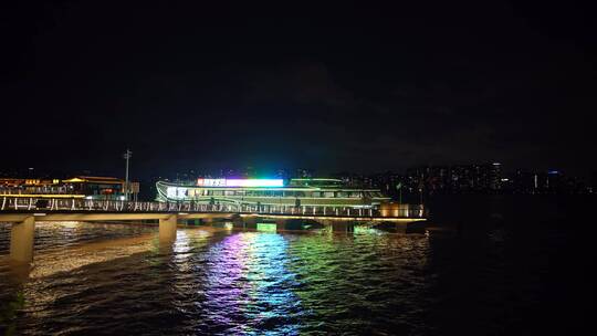 杭州钱塘江夜游滨江码头夜景