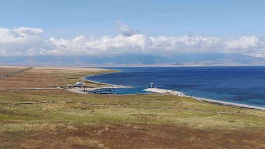 新疆旅游赛里木湖景区灯塔