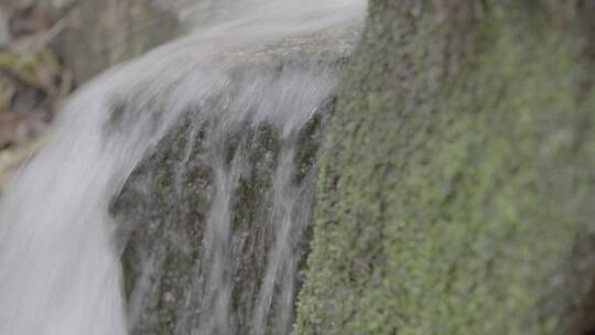 雨后清泉溪流LOG