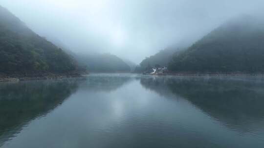 江南水墨山水 晨雾云海