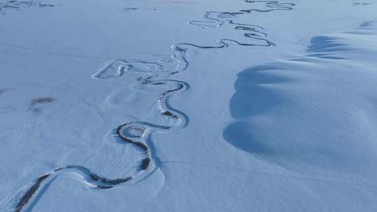 辽阔雪原蜿蜒特泥河唯美雪景