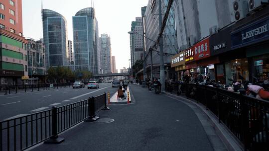 宜山路街景