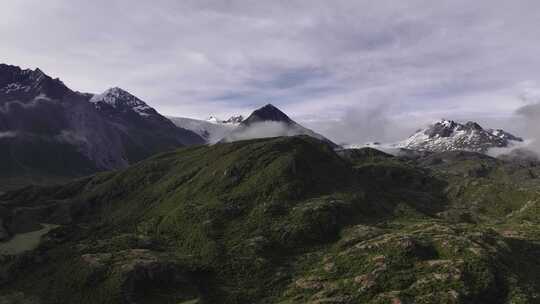 来古冰川风景区清晨航拍