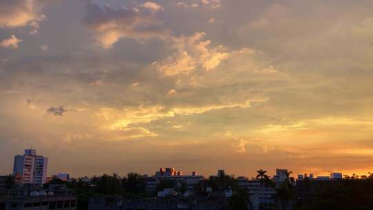 地平线上的太阳景观