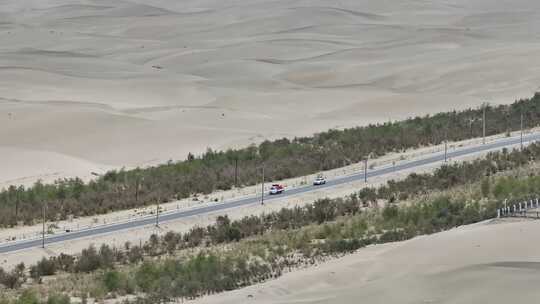 航拍塔克拉玛干 沙漠公路加油站