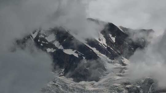 西藏恰母那雪峰