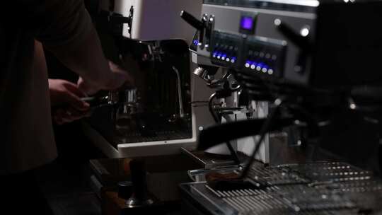 咖啡制作——意式萃取视频素材模板下载