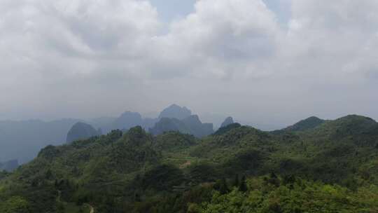 航拍石峰高山森林