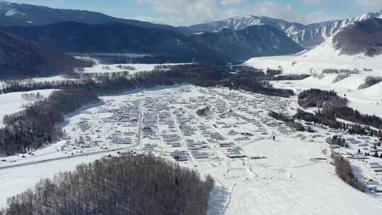 新疆禾木村的冰雪世界