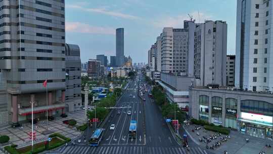 航拍徐州淮海路交叉路口车流主城区城市宣传