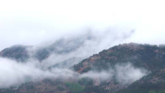 泰山云雾环绕