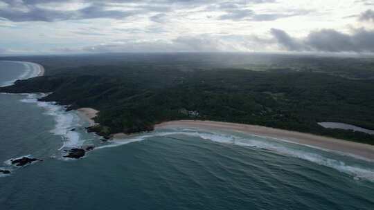 澳大利亚新南威尔士州拜伦湾破碎头海滩田园