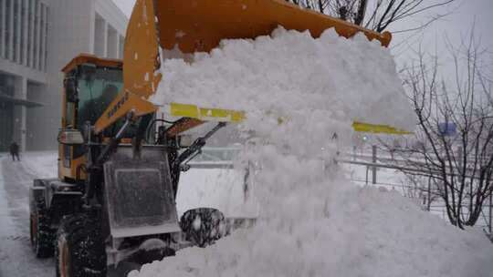 铲雪车户外铲雪作业