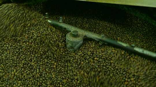 烘焙过程中的咖啡豆烘焙滚筒