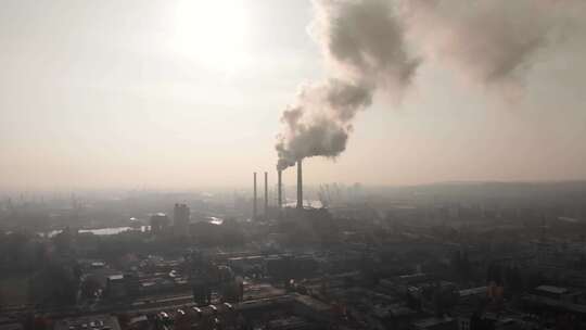 重空气污染，工厂排泄有毒空气