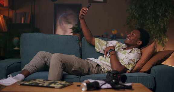 专注于竞争性在线游戏的非洲人可能与全球玩