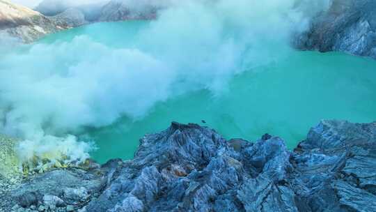 印尼宜珍火山云海日出