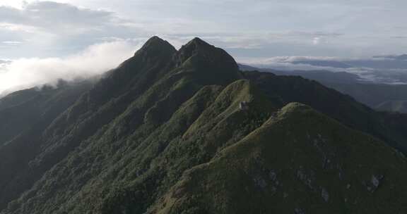 信宜茶山公婆石云海航拍